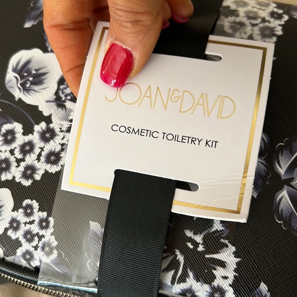 Sold ❤️Gift idea❤️JOAN&DAVID 3 pieces done cosmetic set floral brand - Picture 7 of 7